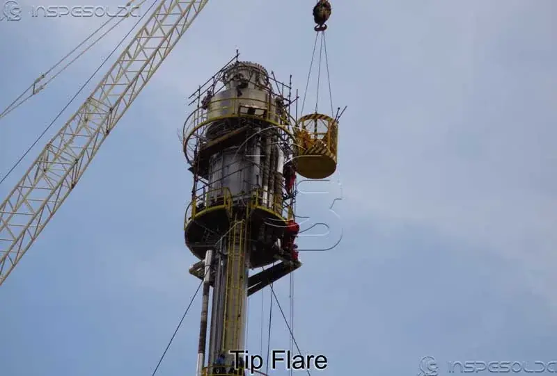 Equipamento em manutenção durante a parada petroquímica